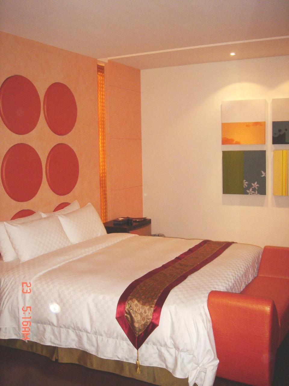 Hip Spa Motel Đài Trung Ngoại thất bức ảnh